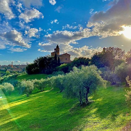 Palazzo Del Papa Country Suites เซียนา ภายนอก รูปภาพ